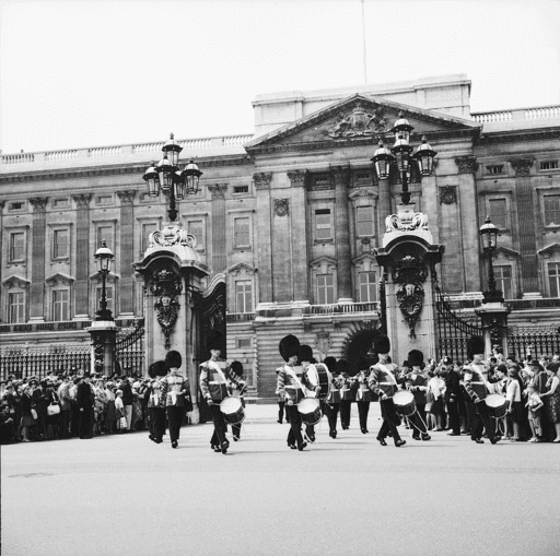 Band of Irish Guards (Buckingham Palace)